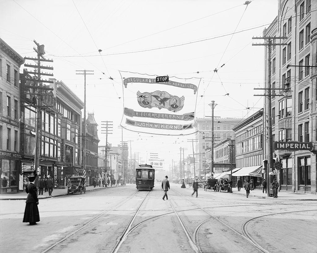 Falls Street, Niagara Falls, New York, 1908.