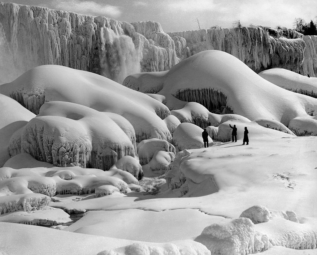 Niagara Falls in winter, 1926