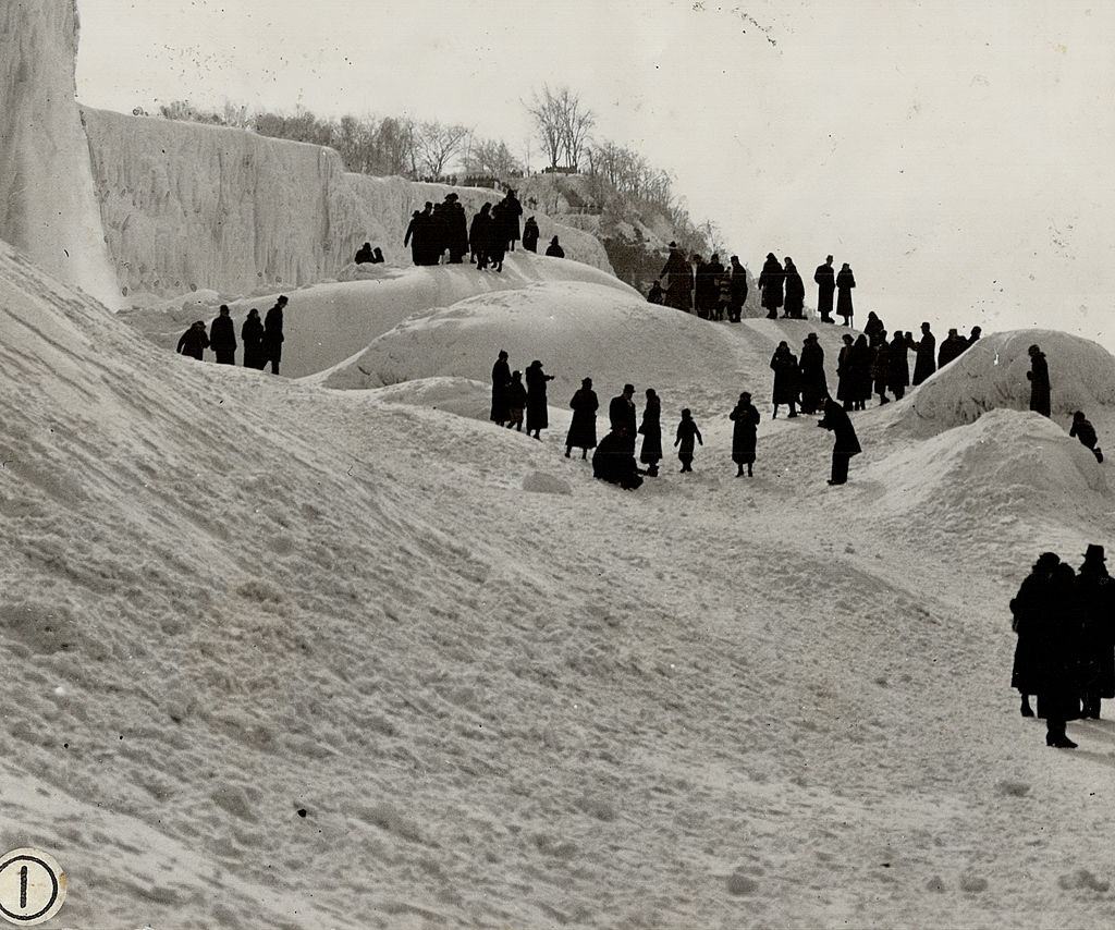 King winter transforms Niagara Falls, 1938