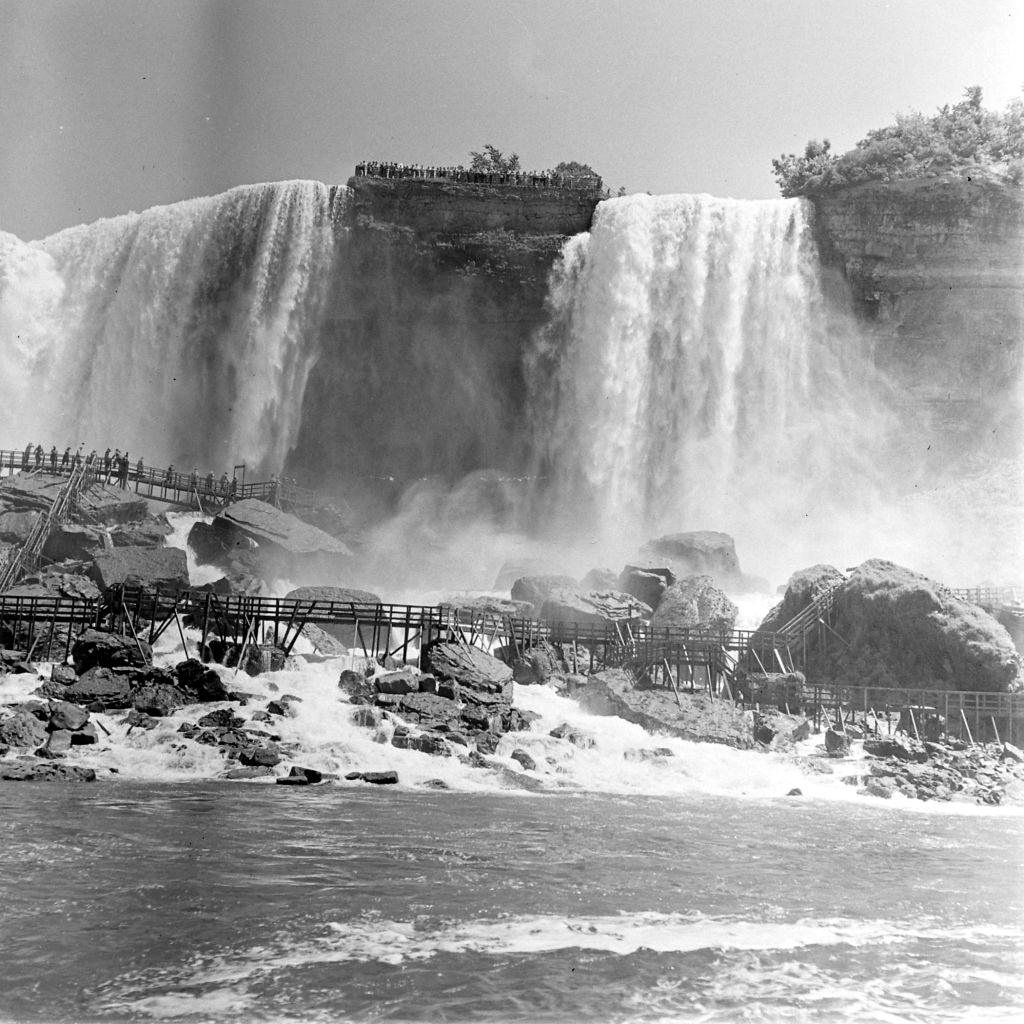 Niagara Falls in New York City, 1940.