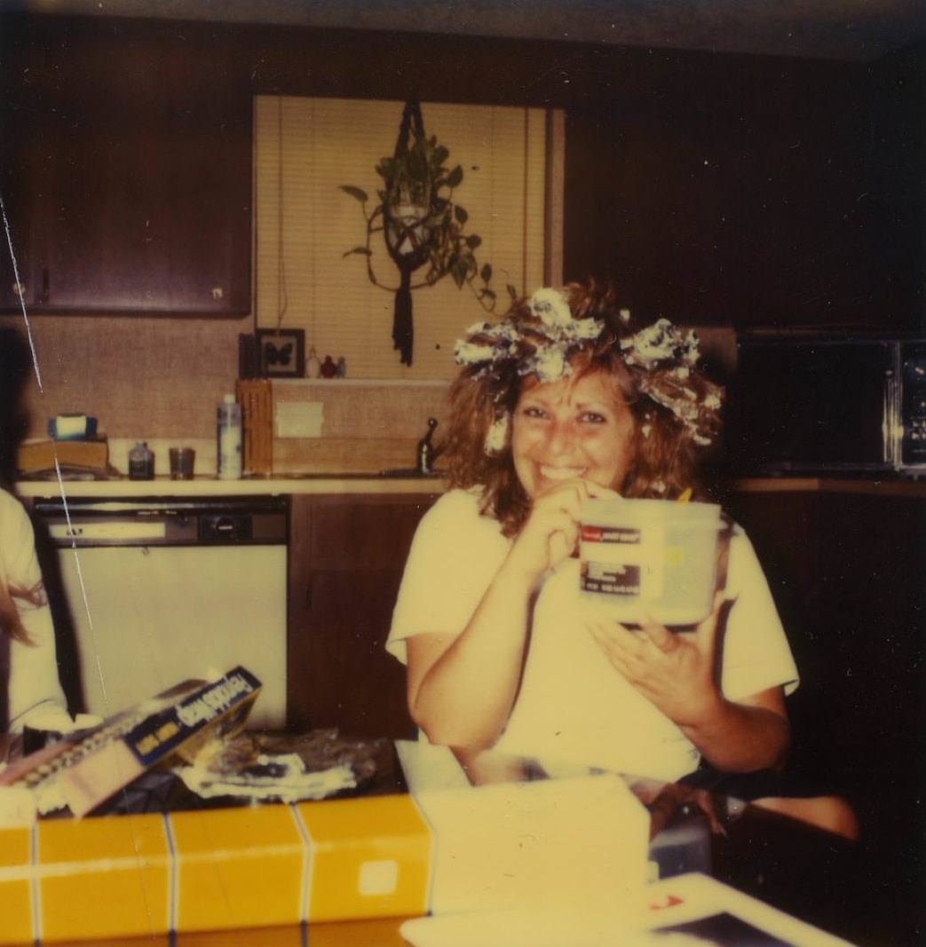Fascinating Vintage Photos from a Tampa’s Hair Salon in the 1980s