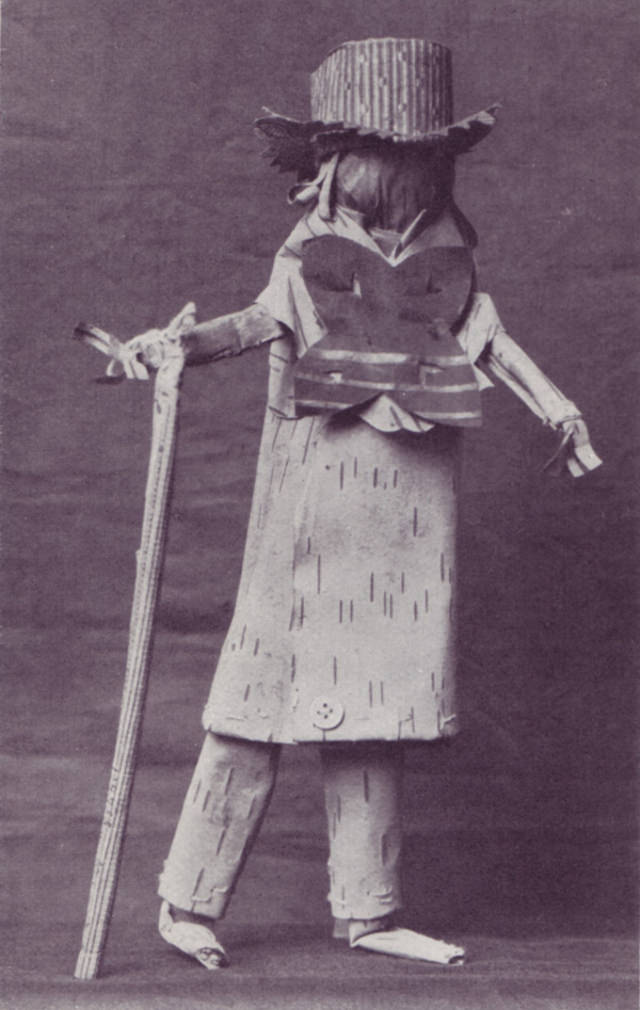 Swedish dolls of birchbark, 19th century.