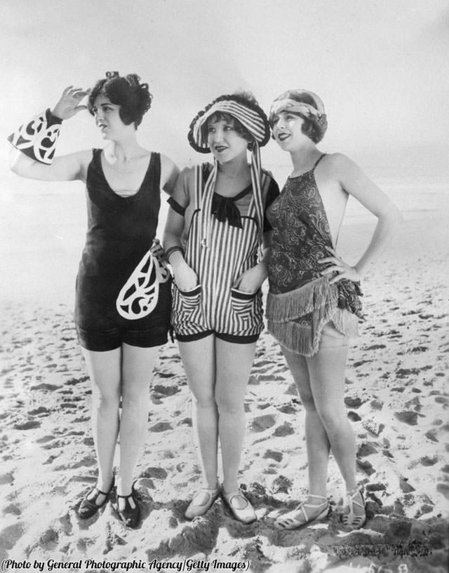 Fascinating Vintage Photos Show Women's Beachwear Styles of the 1930s