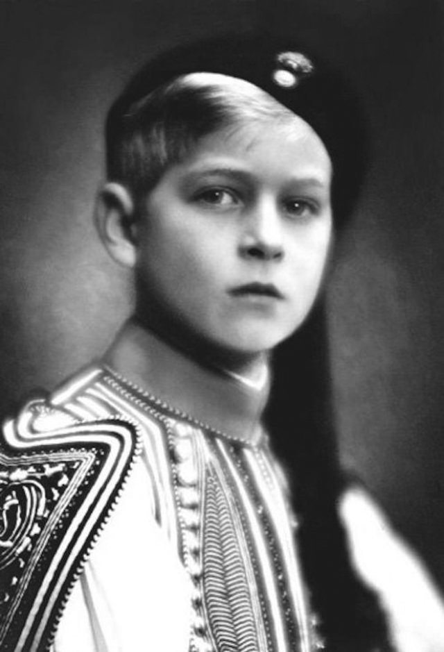 Philip photographed in traditional Greek Evzone costume by Emile Markovitch, 1930.