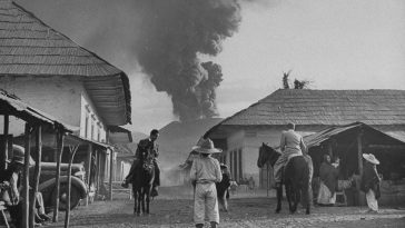 Eruption of Parícutin volcano 1943