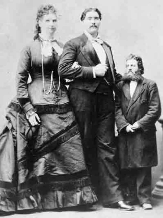 The Giants of Seville: Anna Haining Swan and Martin Van Buren Bates, the Tallest Married Couple Ever