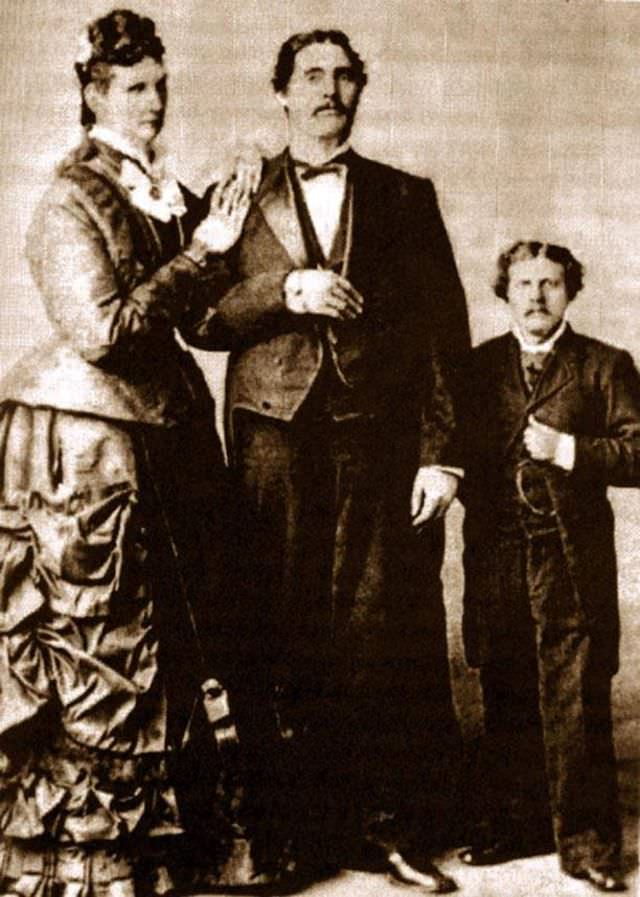 The Giants of Seville: Anna Haining Swan and Martin Van Buren Bates, the Tallest Married Couple Ever