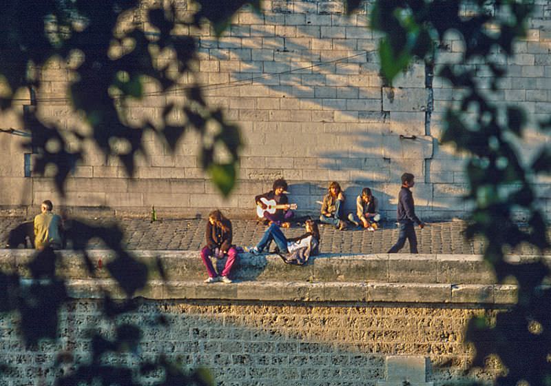 Pre-party in the evening sun