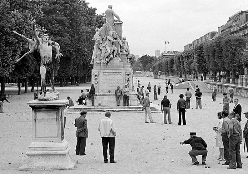 Sunday morning at the Tuileries Palace