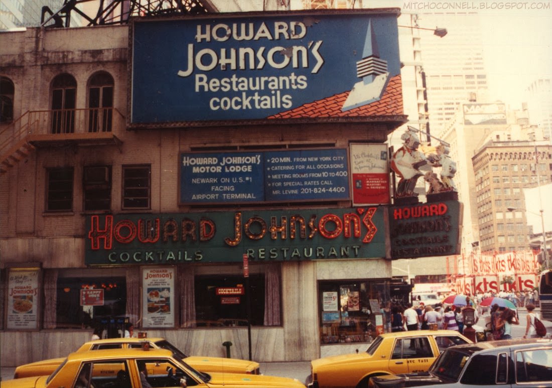 Fascinating Photos of New York City’s 42nd Street in the 1980s