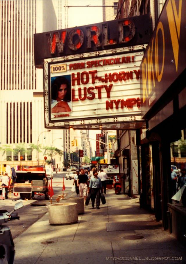 Fascinating Photos of New York City’s 42nd Street in the 1980s