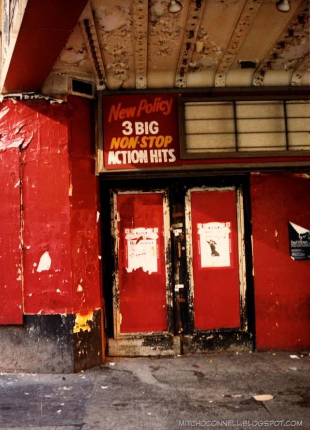 Fascinating Photos of New York City’s 42nd Street in the 1980s