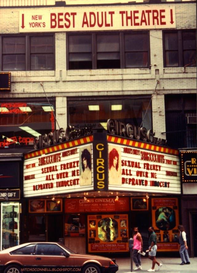 Fascinating Photos of New York City’s 42nd Street in the 1980s