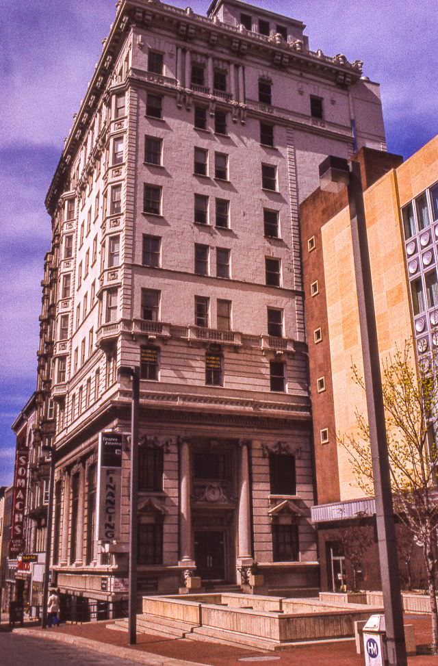 Allentown National Bank building towers over the newer First National Bank of Allentown