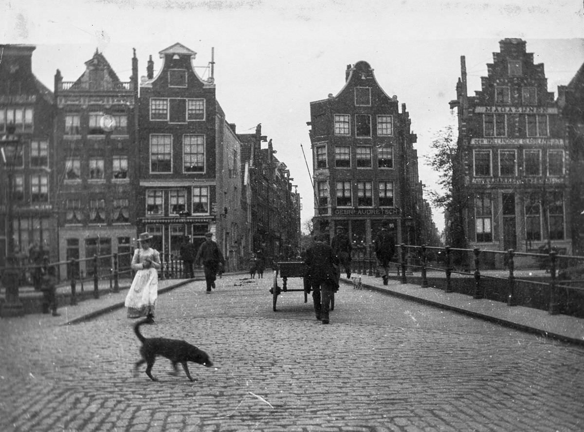 Geldersekade and Geldersche quay.