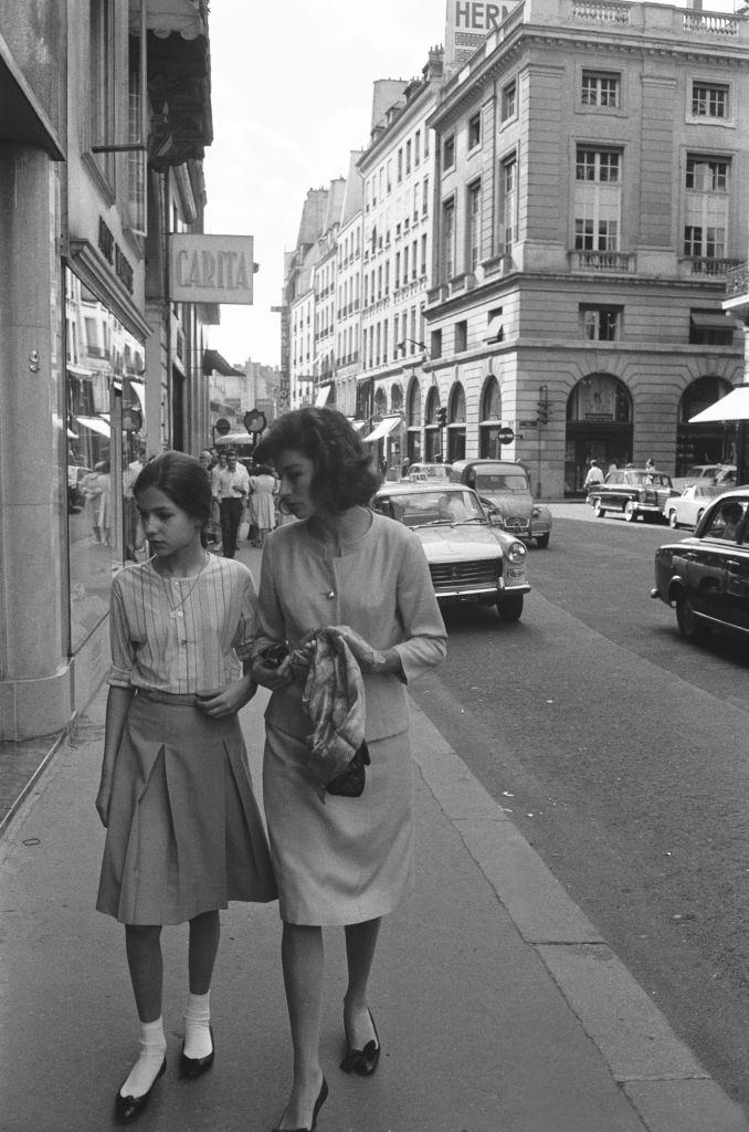 Anouk Aimée and her daughter Manuela Papatakis boulevard Saint-Honoré, in the 1960s.