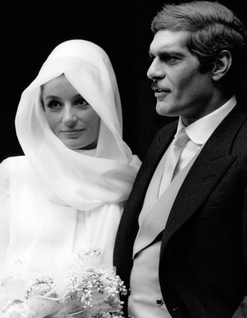 Anouk Aimée with Omar Sharif during the filming of the movie 'The appointment', in 1968, in Rome, Italy.