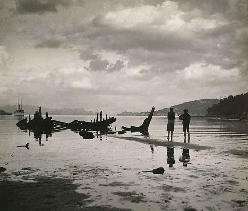 Beachcombers, circa 1910