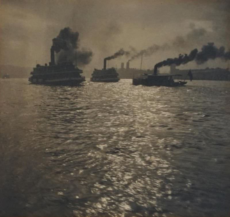 Silver and grey, Circular Quay, pre 1910