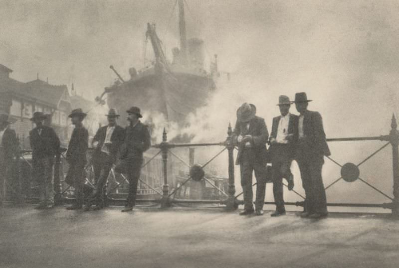 Wharfies, Circular Quay, 1910