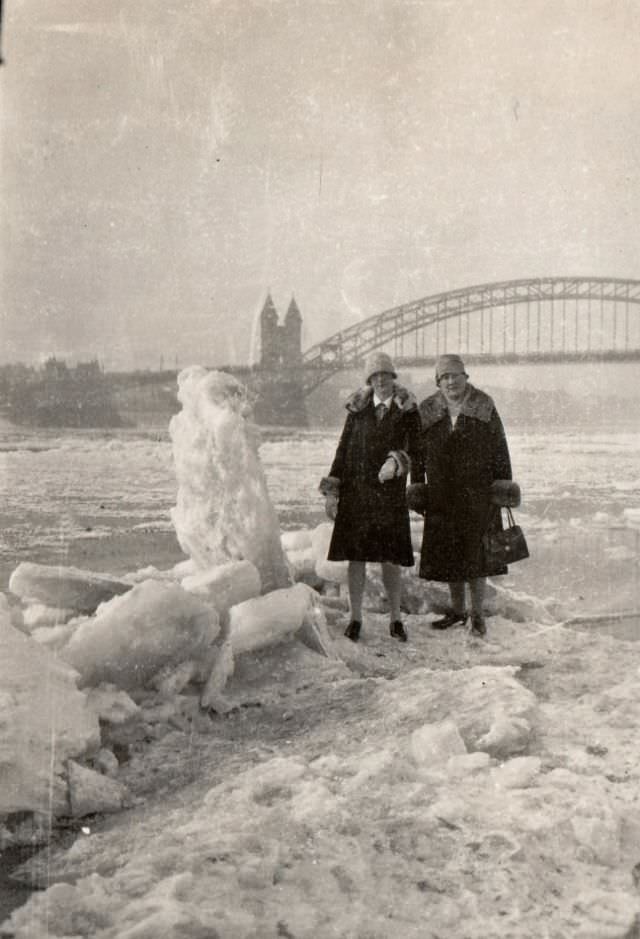 The partly frozen waters of the Rhine and Bonn's old Rhine Bridge, 1927