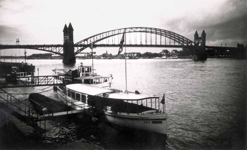 Alte Rheinbrücke, circa 1935