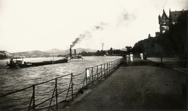 Rheinufer, circa 1935