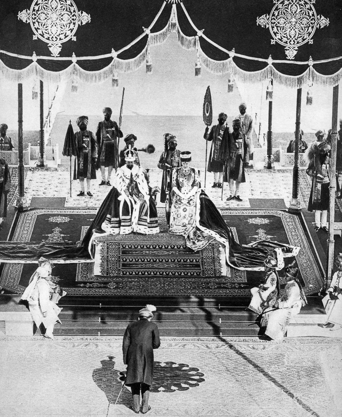 The Nizam of Hyderabad pays homage to the king and queen at the Delhi Durbar.