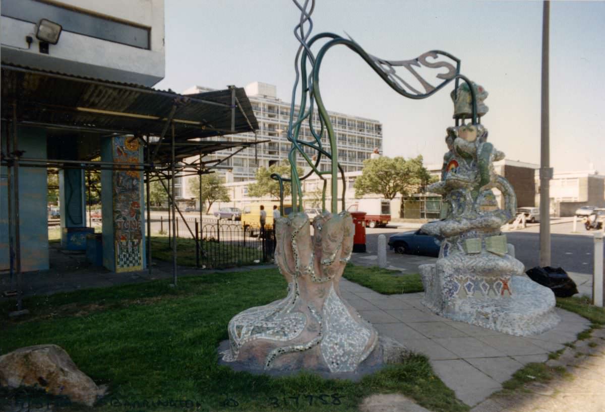 Sculpture, Flats, Barrington Road, 1989