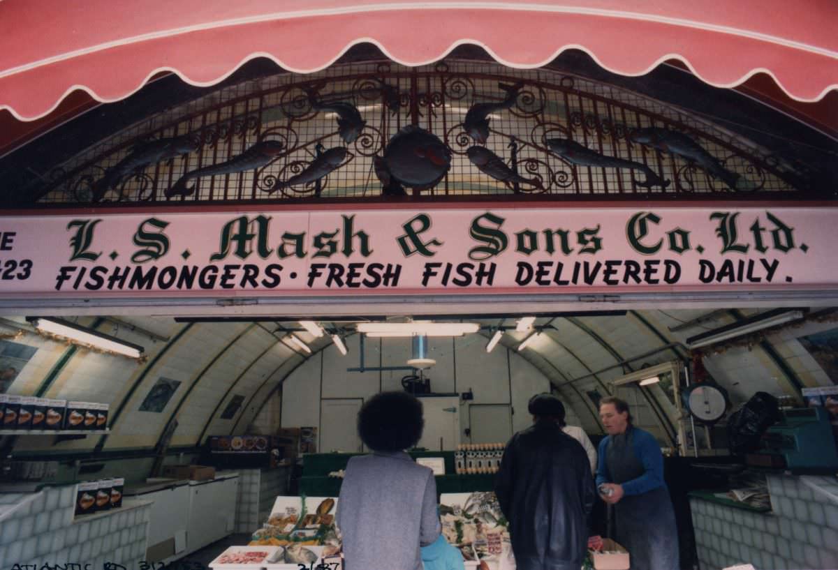Fishmongers, Shop, Atlantic Rd, 1987