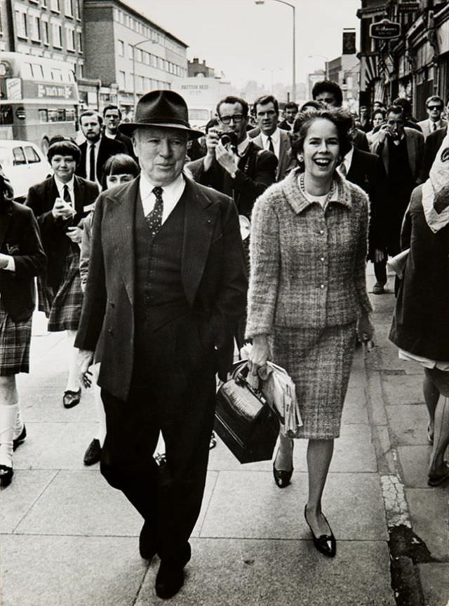 Beautiful Photos of Charlie Chaplin with his Last Wife Oona O’Neill