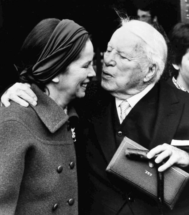 Beautiful Photos of Charlie Chaplin with his Last Wife Oona O’Neill