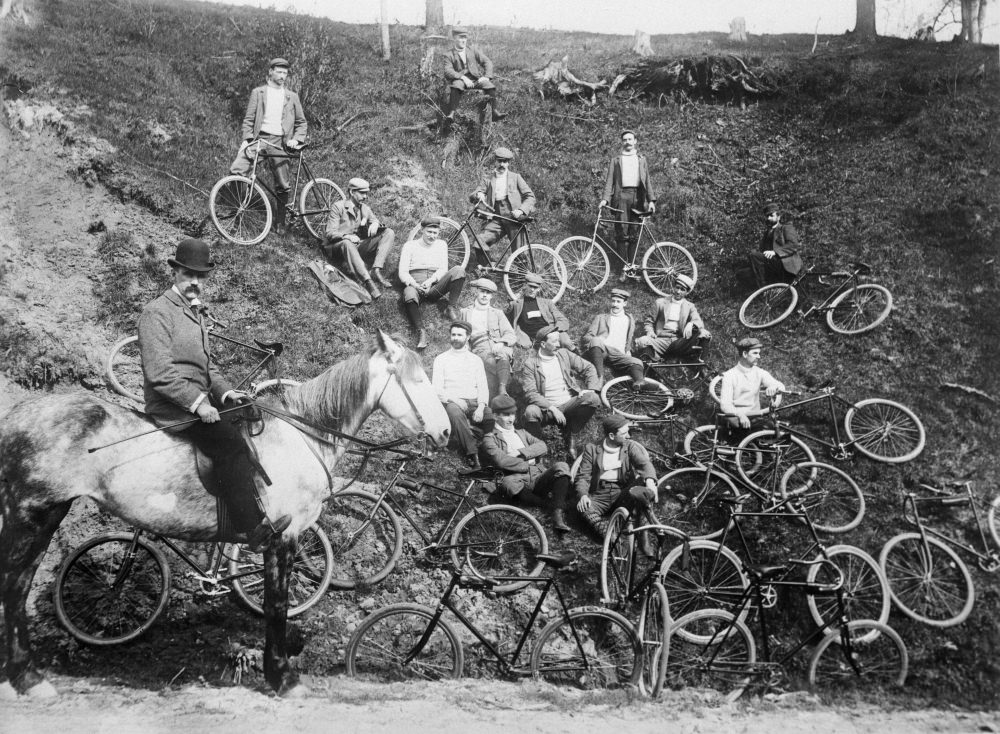 Cycling club in Toronto, 1900