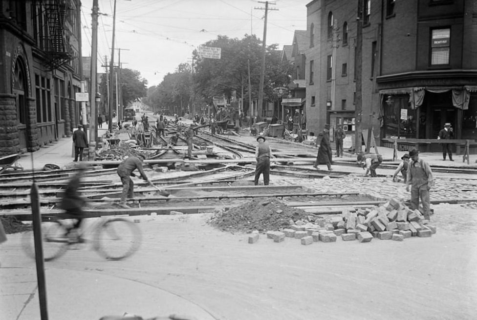 Broadview and Queen, 1918