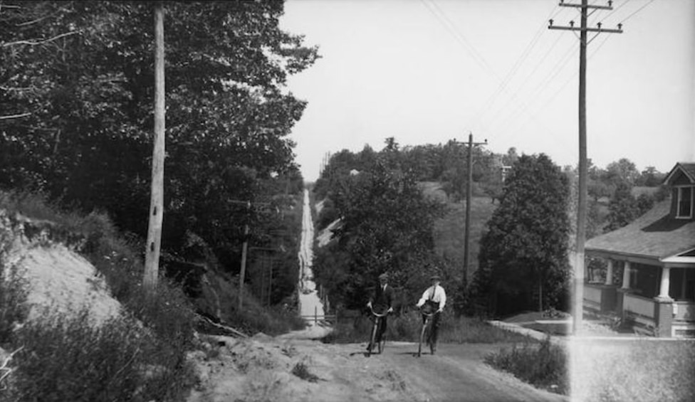 North Bathurst hill looking daunting, 1922