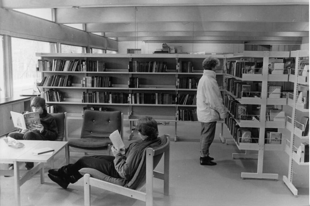 Klostermarksskolen, school library, u.å.