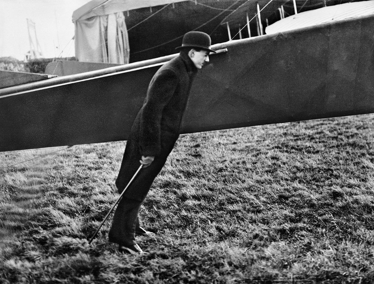 Zissou leans against the wind from Amerigo’s propeller in Buc, Nov. 9, 1911.
