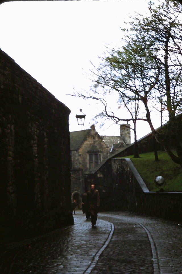 Fascinating Vintage Photos Show Edinburgh in the 1950s