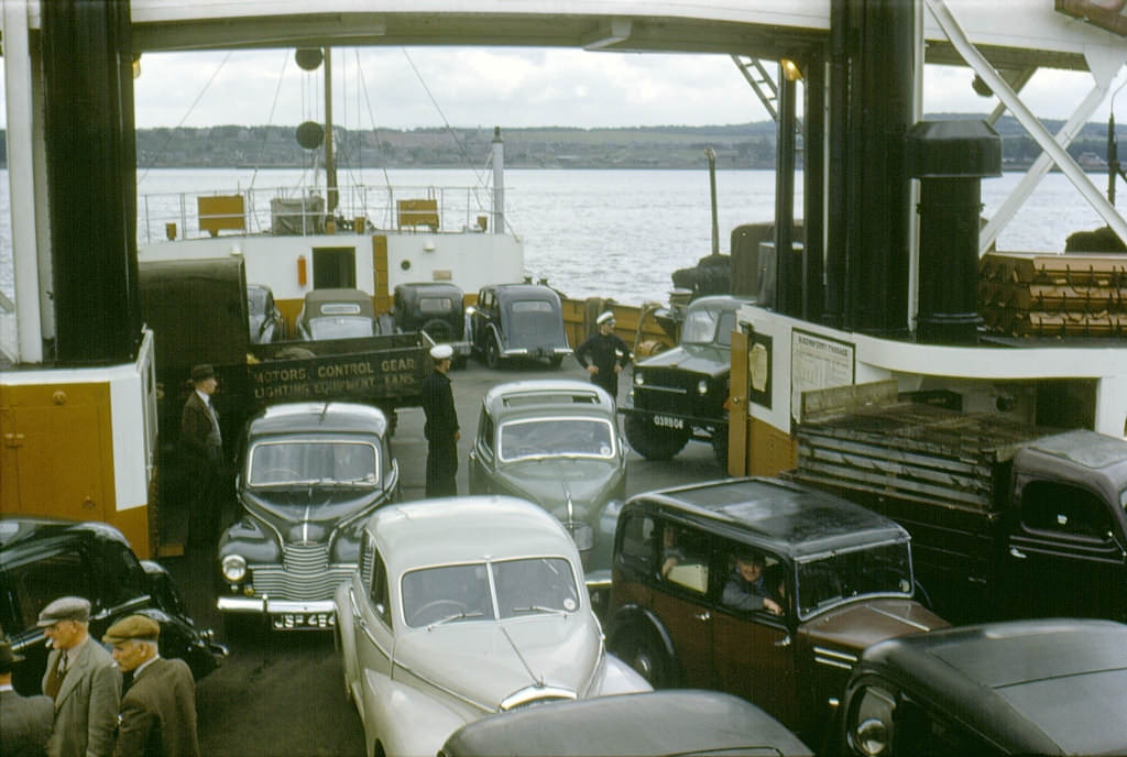 Fascinating Vintage Photos Show Edinburgh in the 1950s