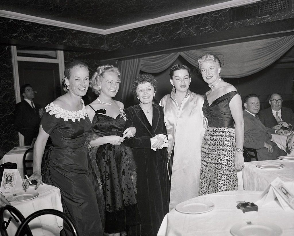 Faye Emerson with Judy Garland, Sonja Henie and Ginger Rogers, 1950.