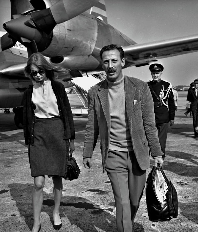 Hans Dukkers picks up Jean Shrimpton from Schiphol Airport, 1965