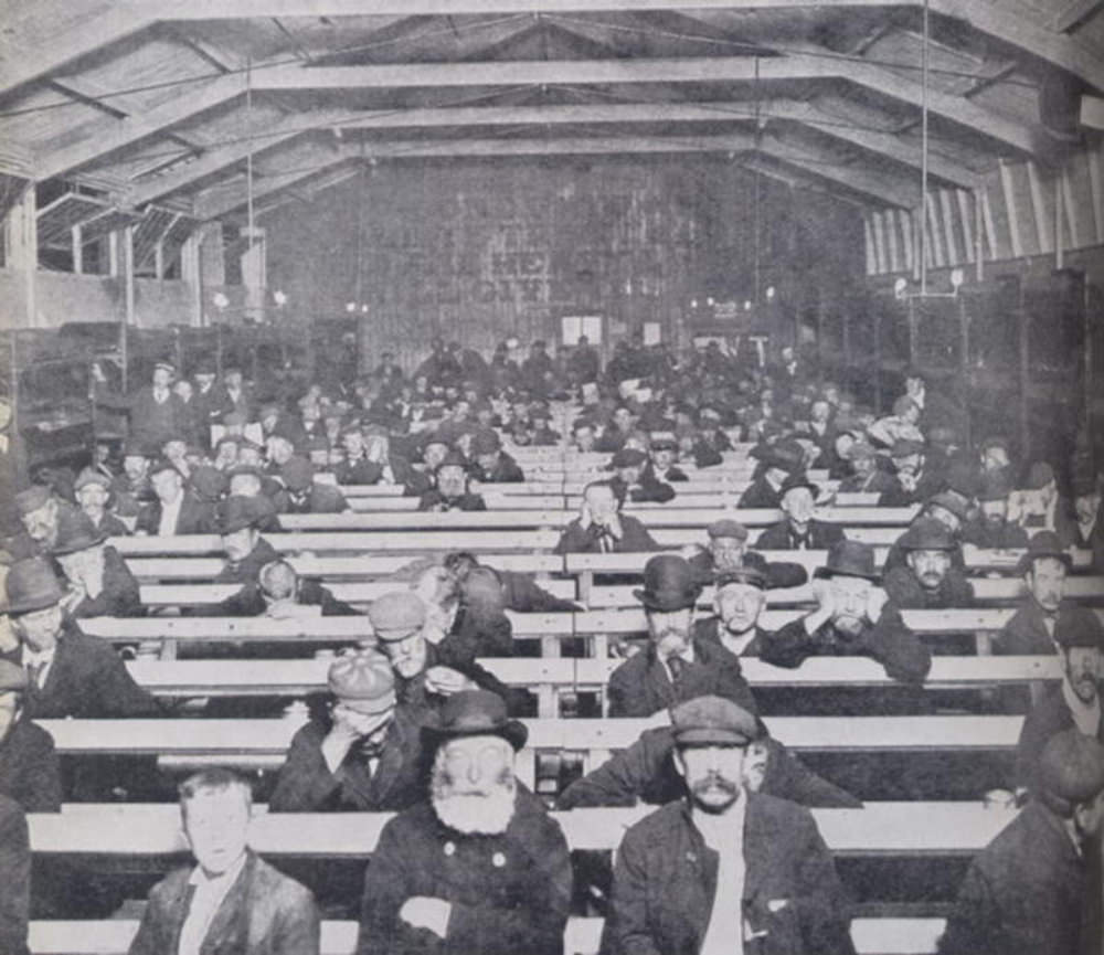 Salvation Army homeless clients at Blackfriars, 1900.