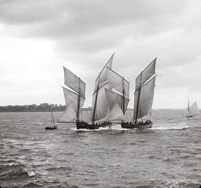 Bisquines regatta off Saint-Malo, 1905
