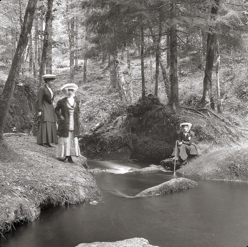 Huelgoat's river and forest, circa 1900
