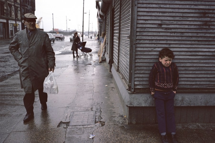 Stunning Photos captured the Gritty Life of Glasgow in 1980