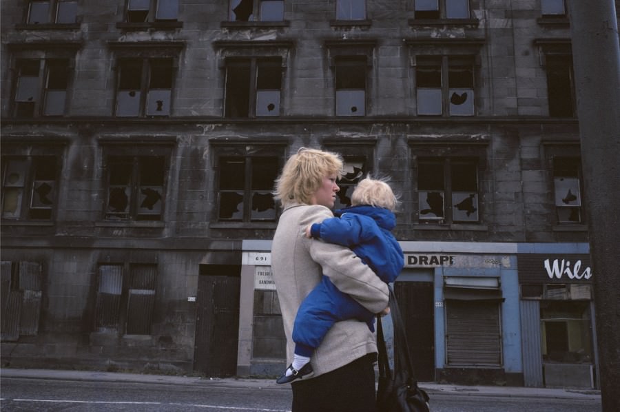 Stunning Photos captured the Gritty Life of Glasgow in 1980