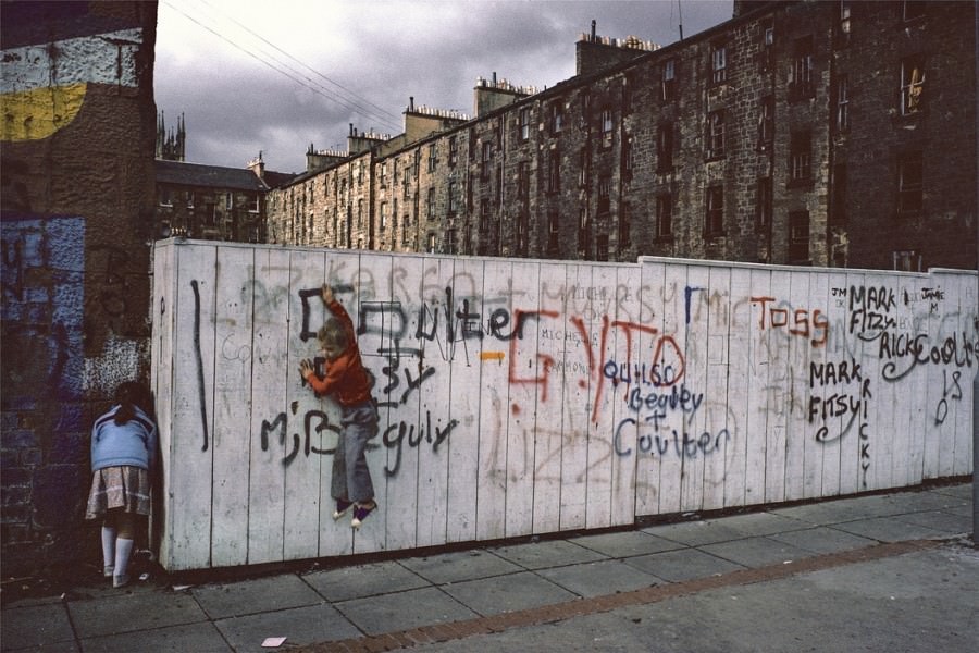 Stunning Photos captured the Gritty Life of Glasgow in 1980