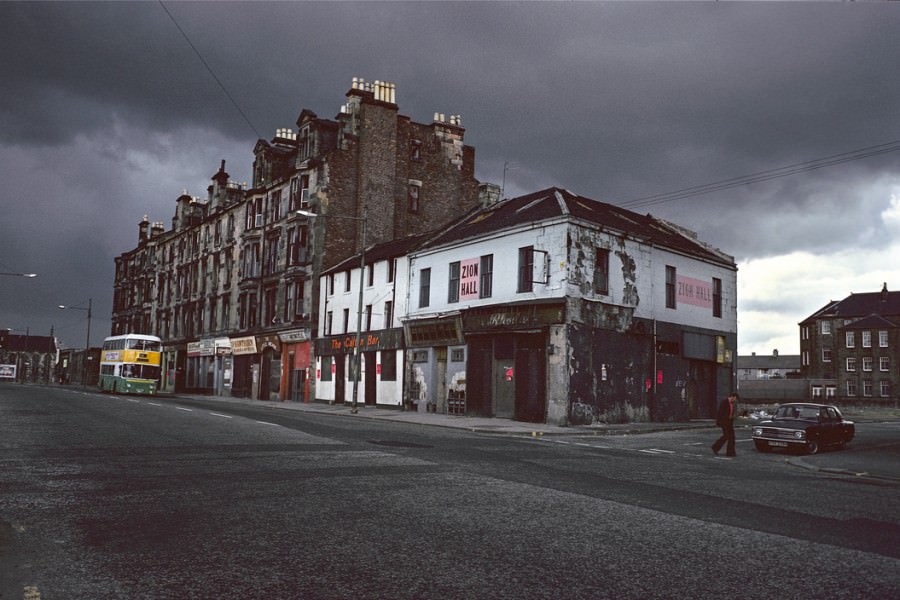 Stunning Photos captured the Gritty Life of Glasgow in 1980