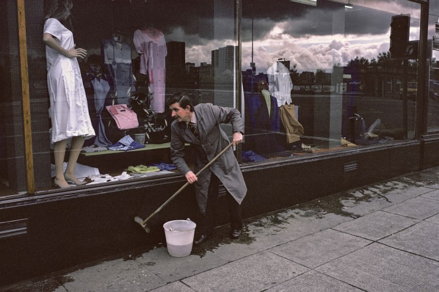 Stunning Photos captured the Gritty Life of Glasgow in 1980