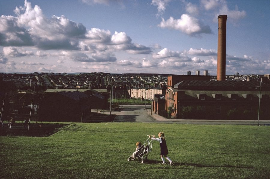 Stunning Photos captured the Gritty Life of Glasgow in 1980